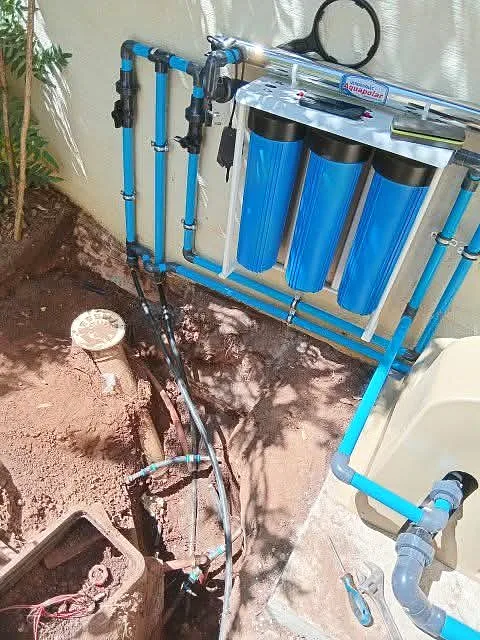Filtration manifold and pipework during a tank installation